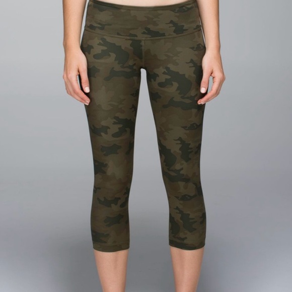 lululemon athletica Pants - Lululemon Wunder Under Crop *Full-On Luxtreme